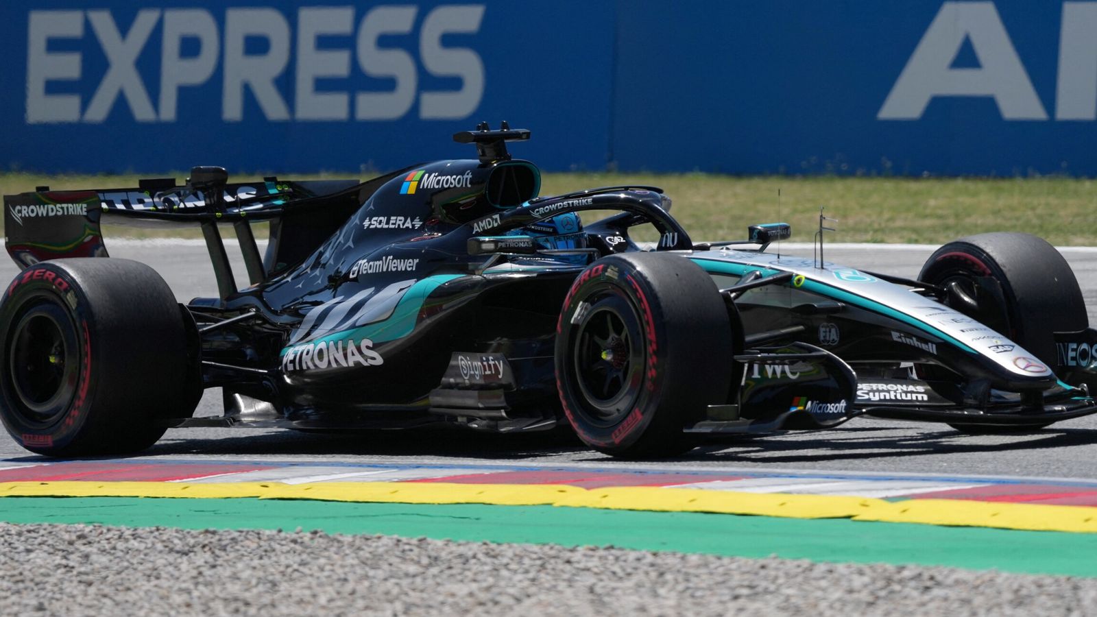 Barcelona-Catalunya GP: Džordžs Rasels ātrākais pēdējā treniņā, Kimi Antonelli saskaras ar satiksmes frustrāciju