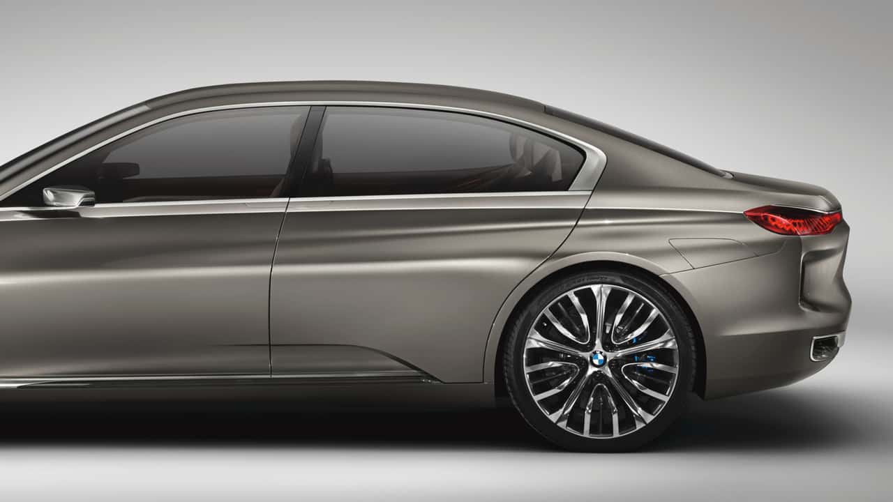 Kāpēc katram BMW ir raksturīgā aizmugurējā loga līkne jeb Hofmeistera līkums?