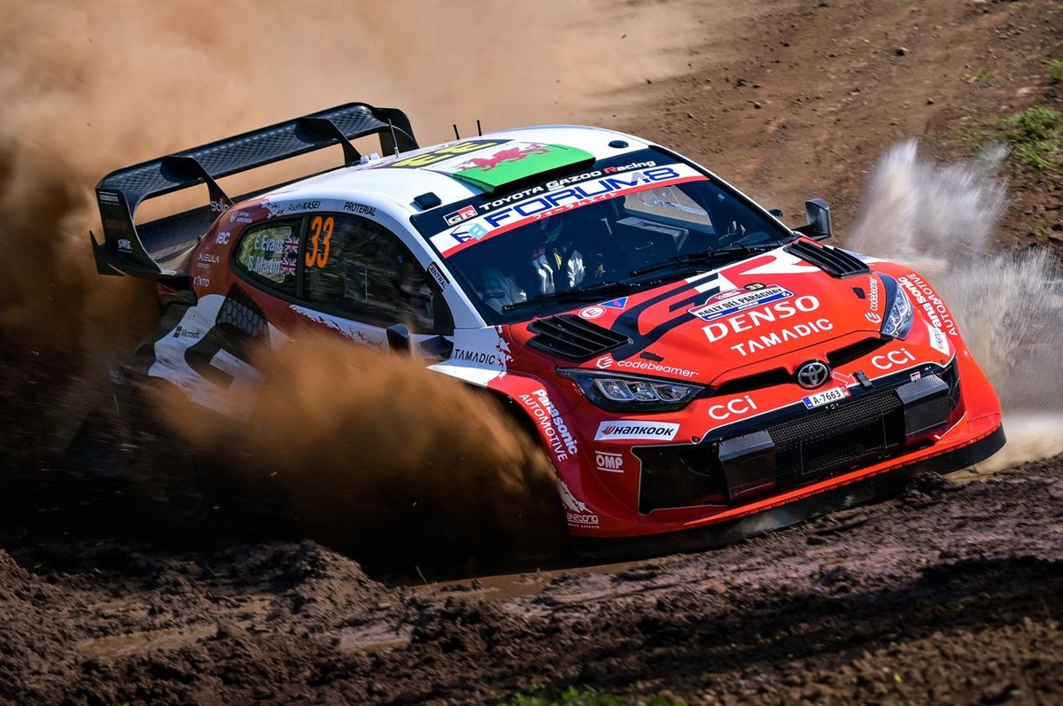 Drama uz WRC Paraguay atklāšanas dienas: riepu neveiksmes