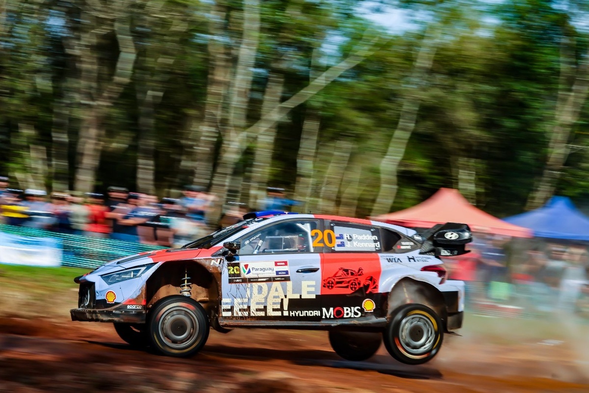 Hayden Paddon iznāk no kritikas ar otro vietu WRC rallijā Paragvajā
