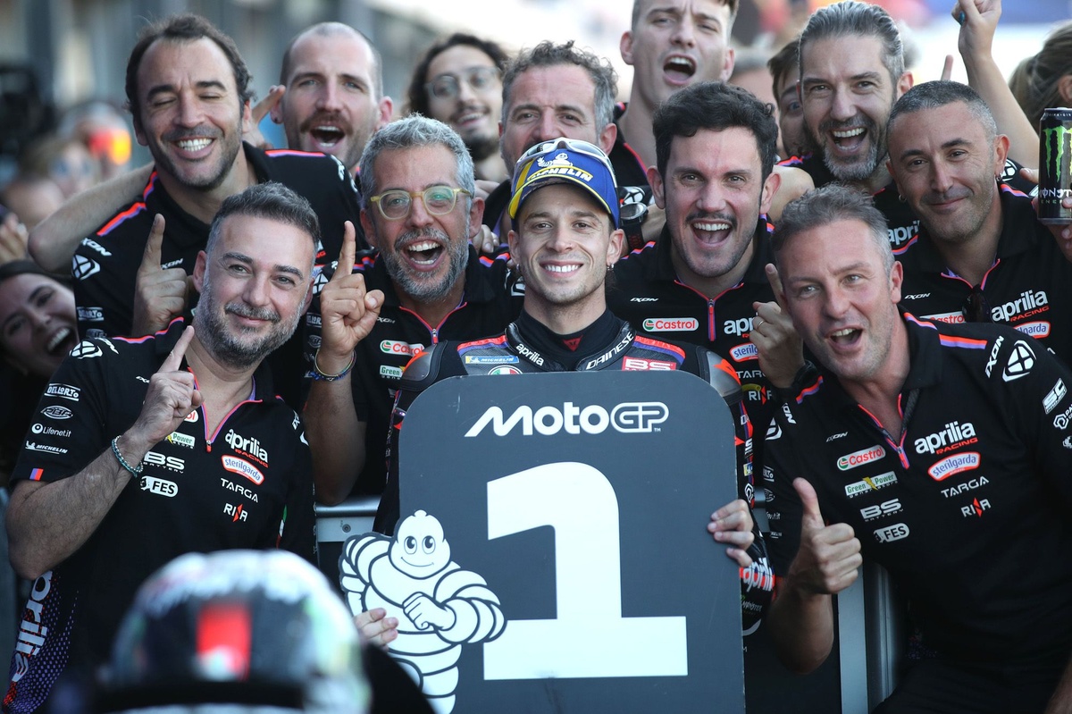 Bezzecchi uzvar Marquez un izcīna pole pozīciju San Marino GP