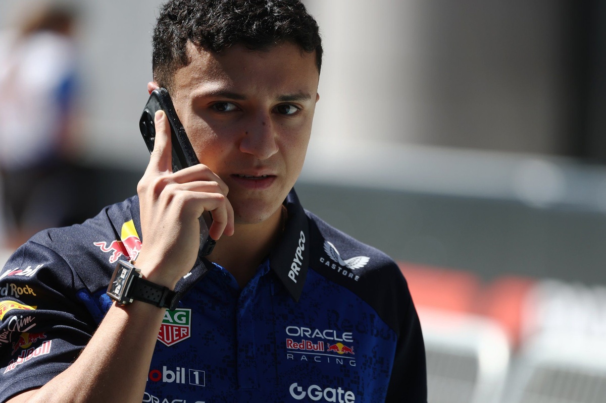 Hadjar turpinās sadarbību ar Verstappen 2027. gada F1 sezonā