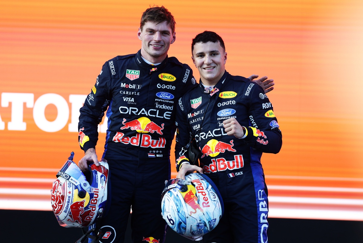 Isack Hadjar izcīna otro pjedestālu Baku, atgriežoties Formula 1 trasē