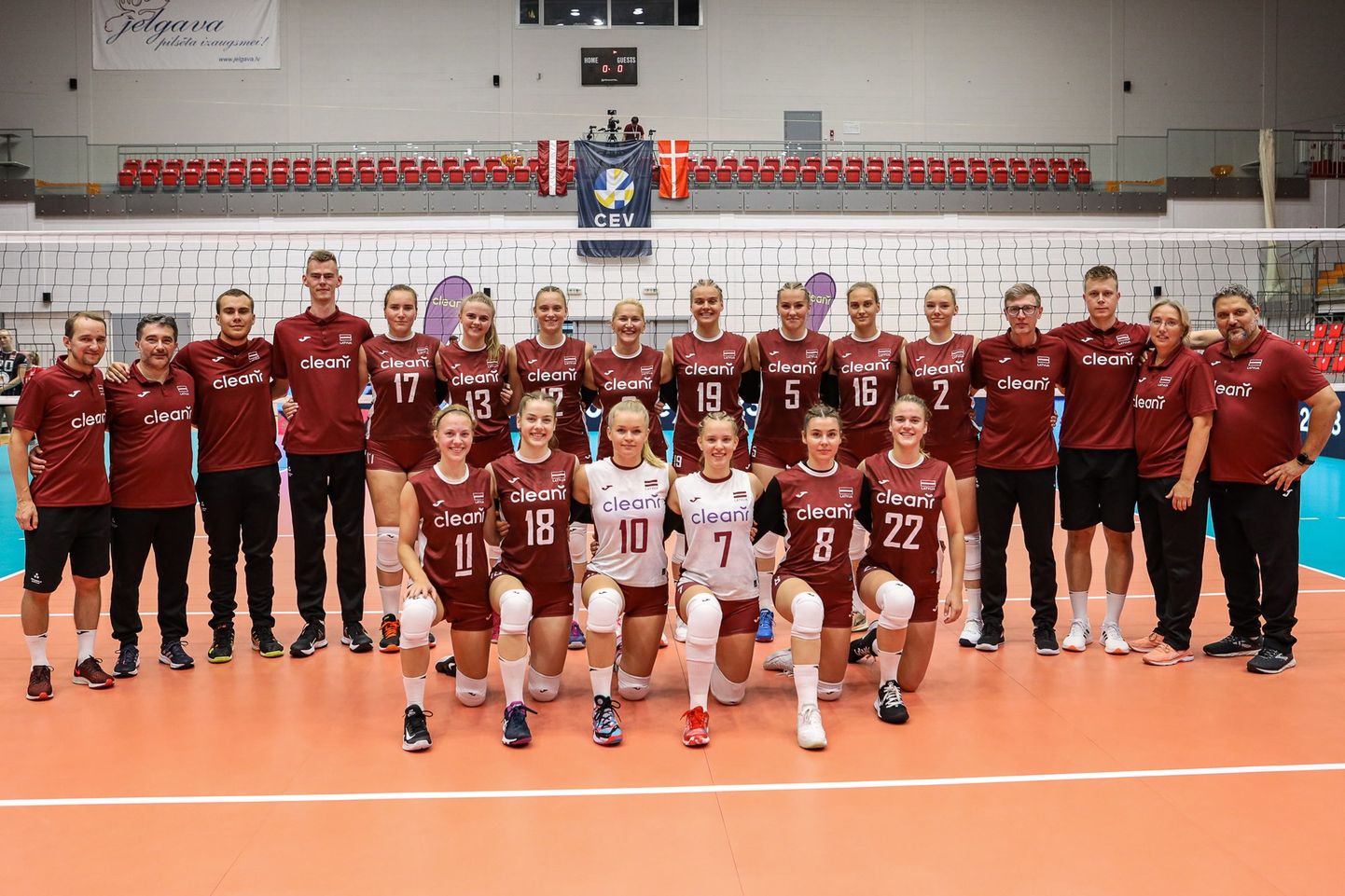 Latvijas volejbola izlase uzsāk EČ ar uzvaru pār mājiniekiem Rumānijā