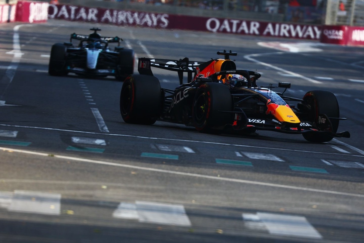 Verstappen uzskata, ka Baku bija Red Bull labākā iespēja uzvarēt F1 2026. gadā