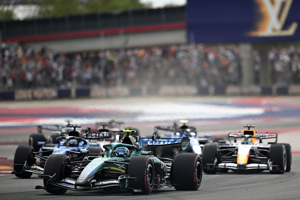 Alonso kritizē F1 aizpildītājus pēc sadursmes ar Albonu ASV GP