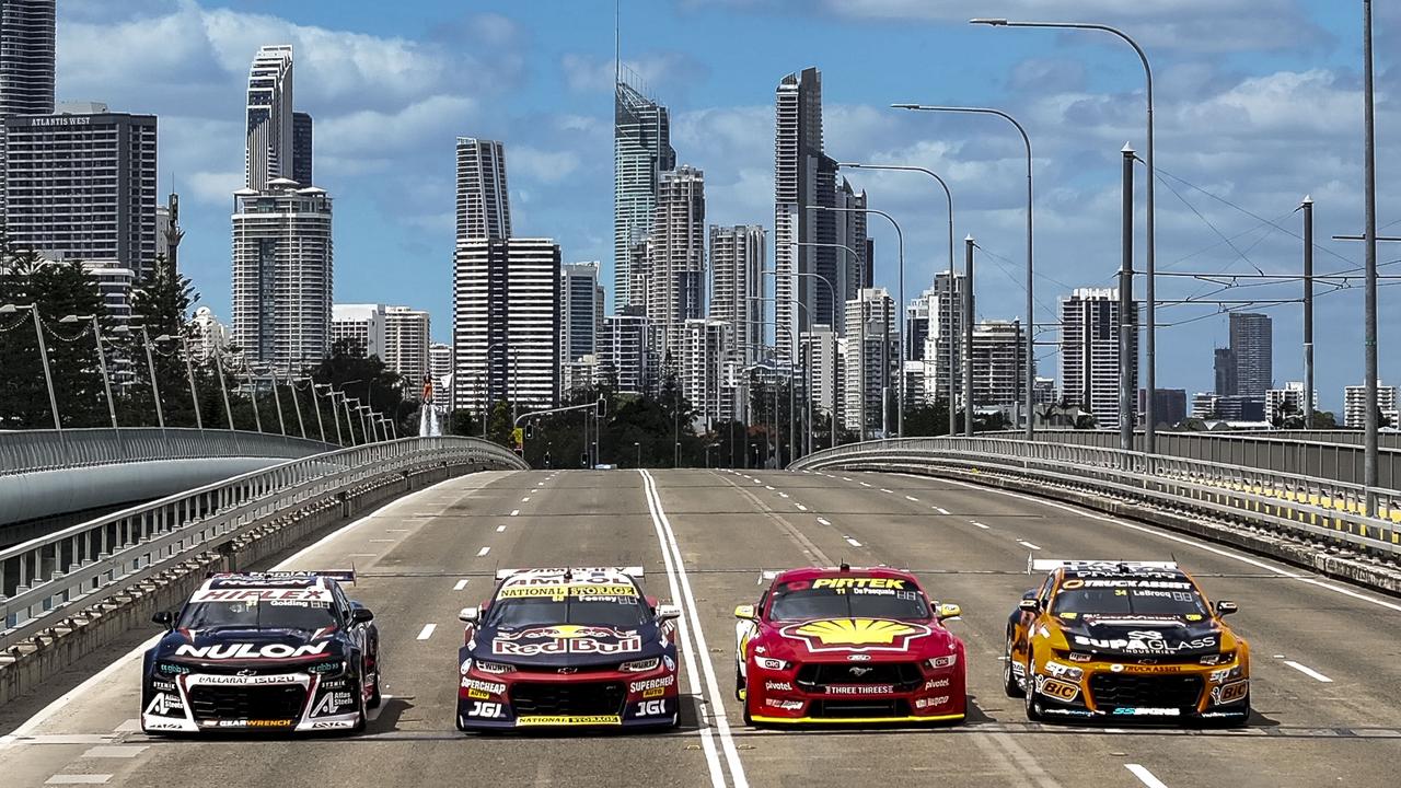 Feeney izcīna uzvaru Supercars izcīņā Gold Coast pēc svētdienas zaudējuma