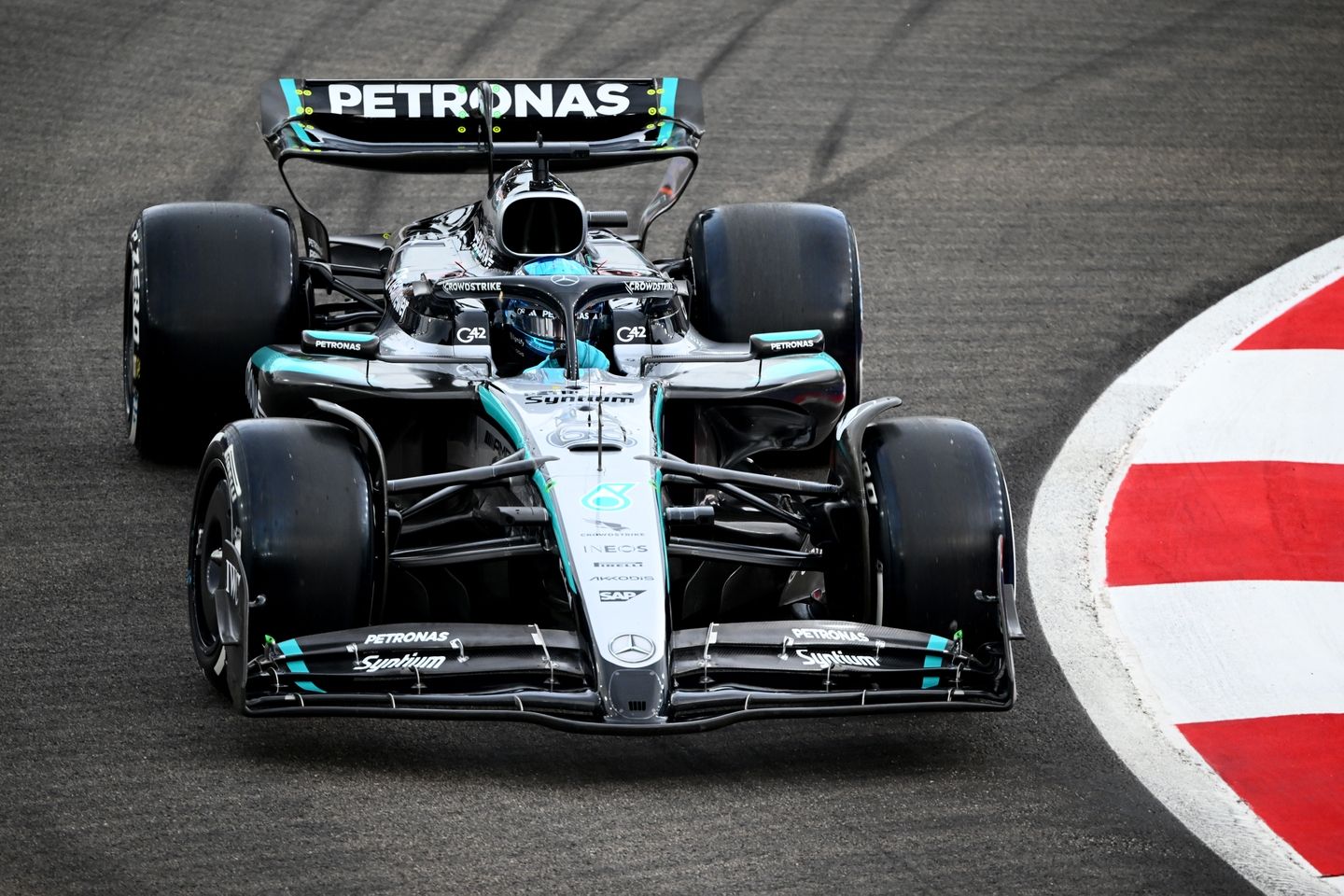 FIA kļūda kvalifikācijā Satiksmes drāmā Singapūrā satrauc F1 komandas
