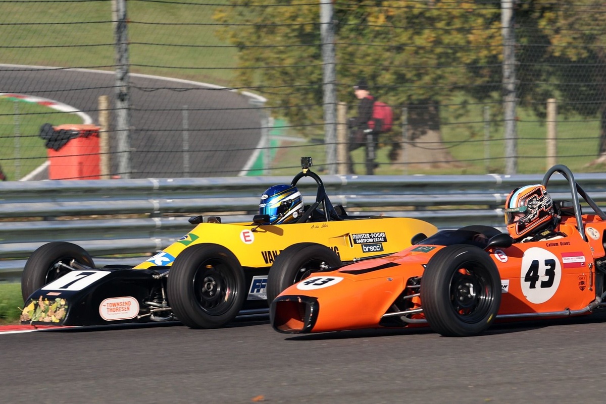 Harrison Morrow izcīna uzvaru Formula Ford Festival atbalsta sacensībās Brands Hatch