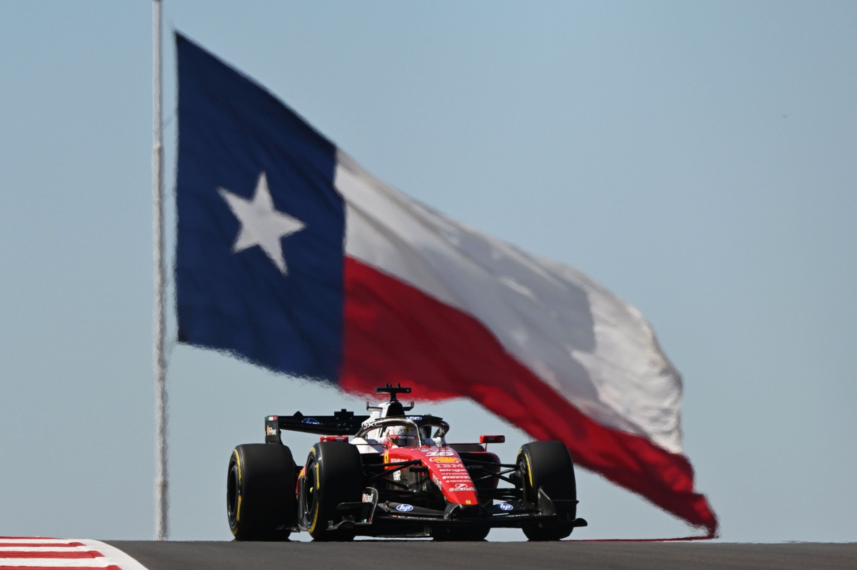 Leclerc izcīna uzvaru FP2 sacensībās ASV GP, kamēr McLaren piedzīvo grūtības