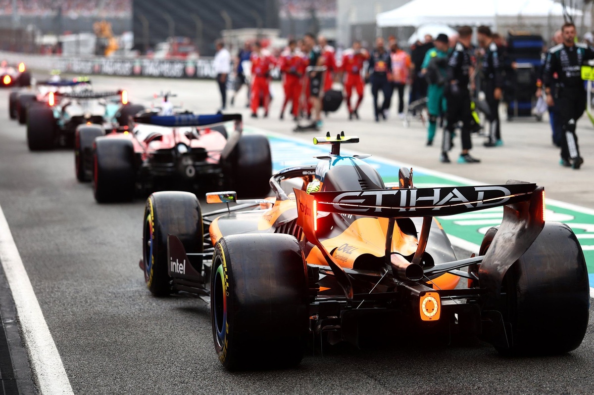 McLaren un Ferrari nepareizā izvēle ar riepām ietekmē Bahrain GP iznākumu