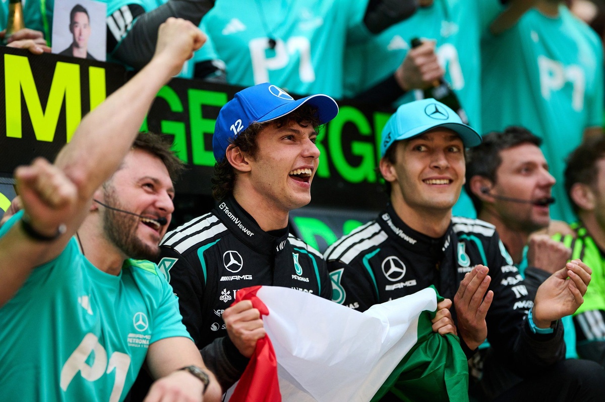 Mercedes tuvoties F1 2026 pasaules čempionāta uzvarai