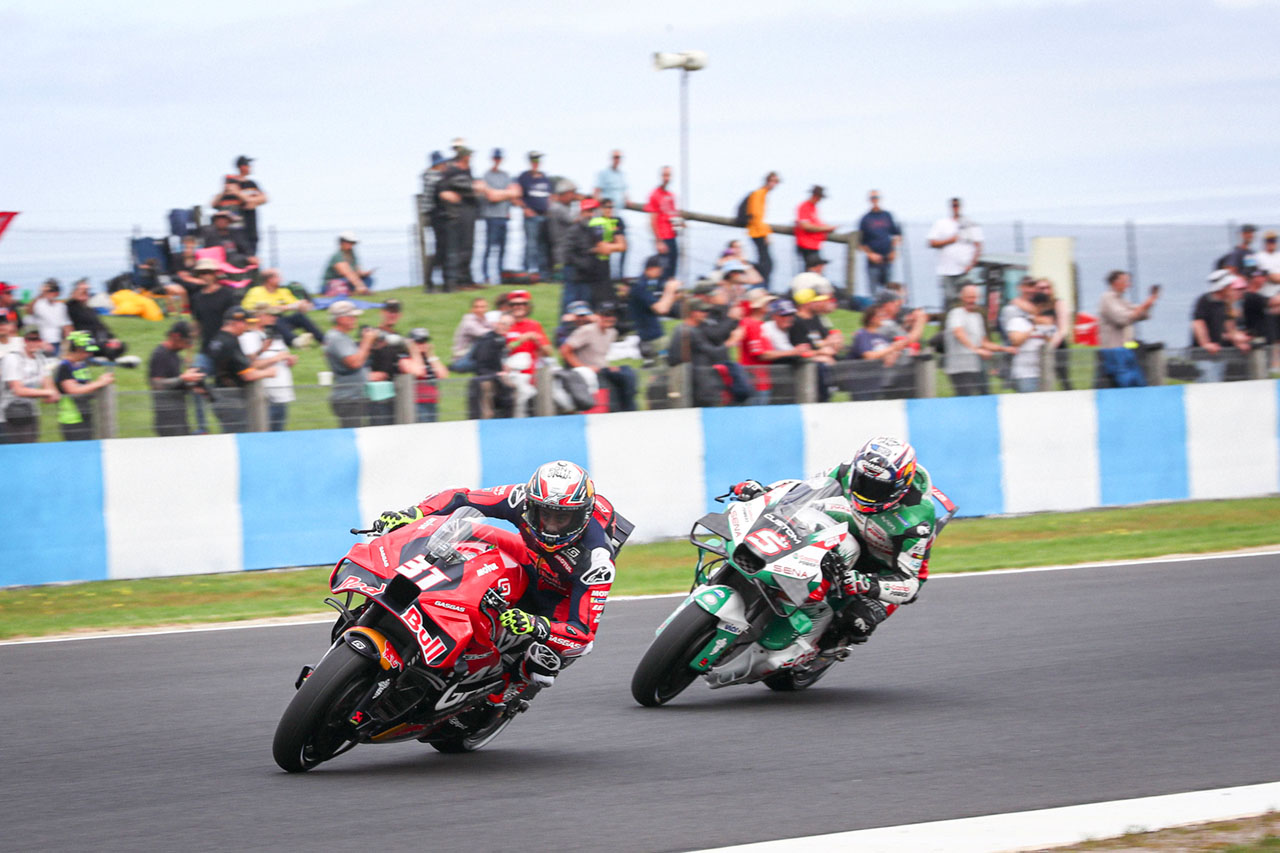 MotoGP maina Austrālijas GP uzsākšanas laiku slikto laikapstākļu dēļ