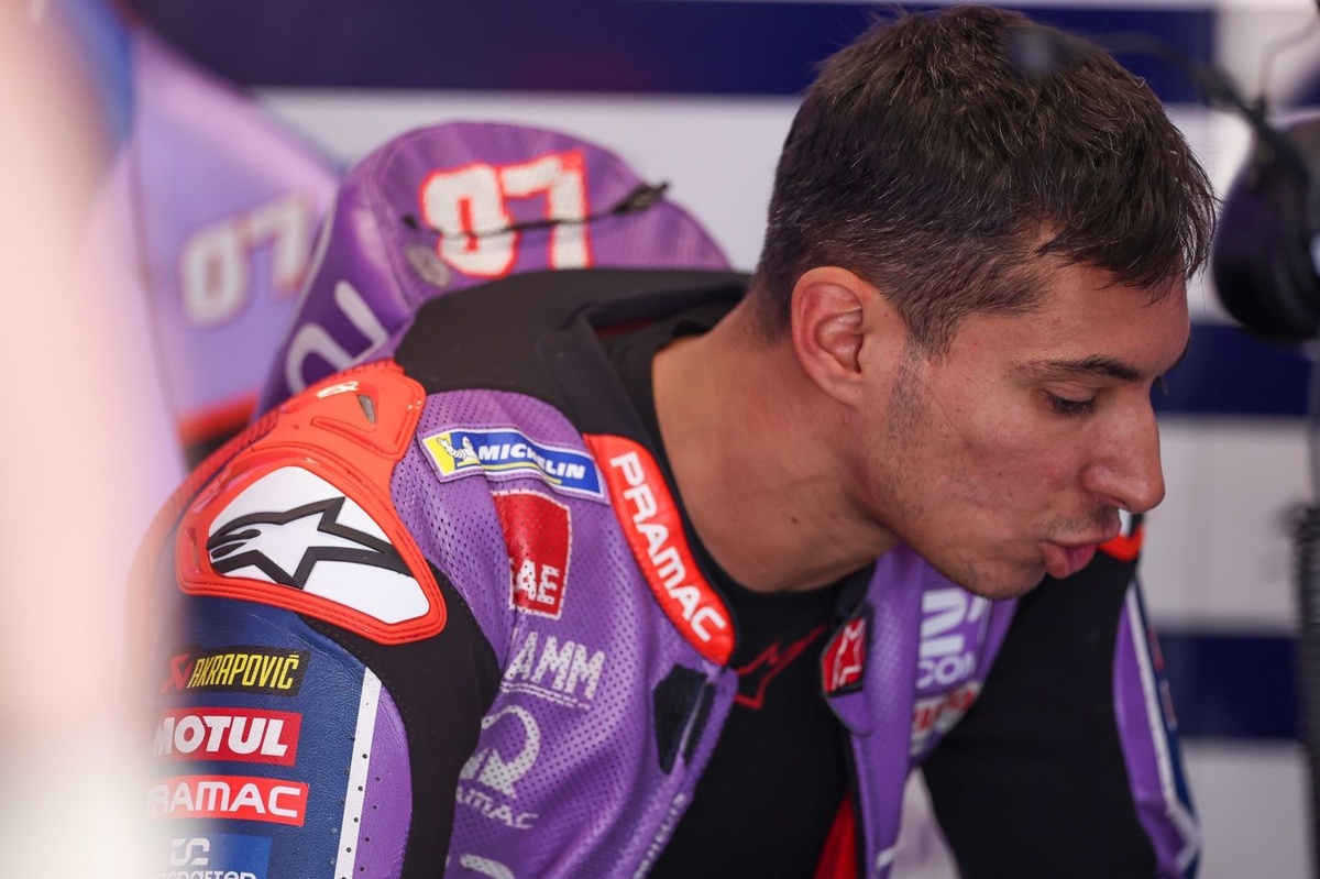 Toprak Razgatlioglu izlaidīs 2026. gada MotoGP sezonu pleca traumas dēļ