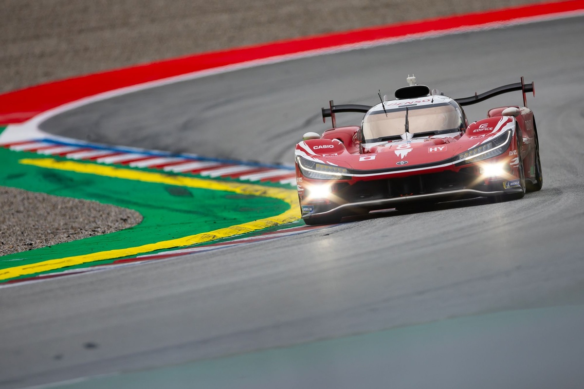 Toyota nopelna pārliecinošu 1-2 finišu WEC sacensībās Barselonā